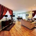 Retro Seaside Apt With Patio