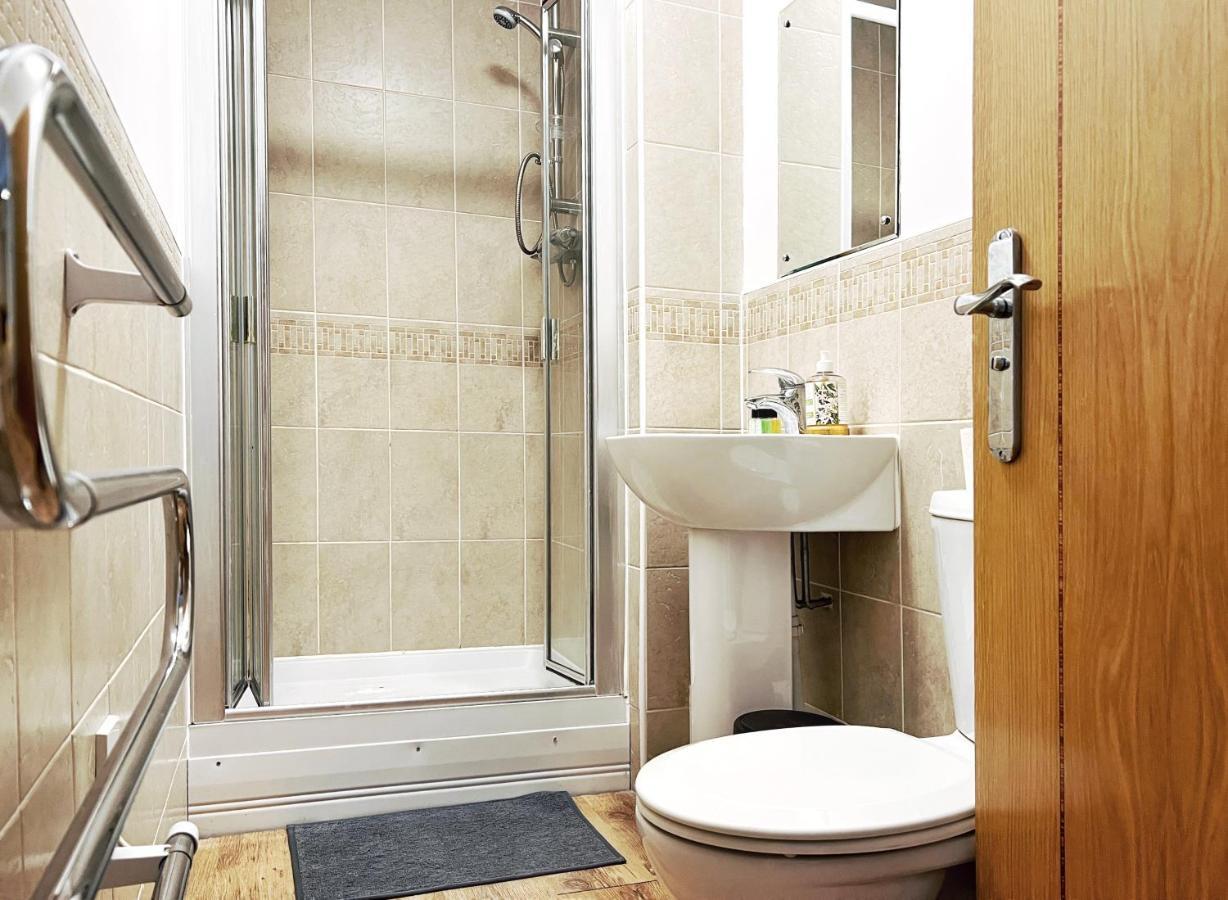 Retro Seaside Apt With Patio Apartment Swansea