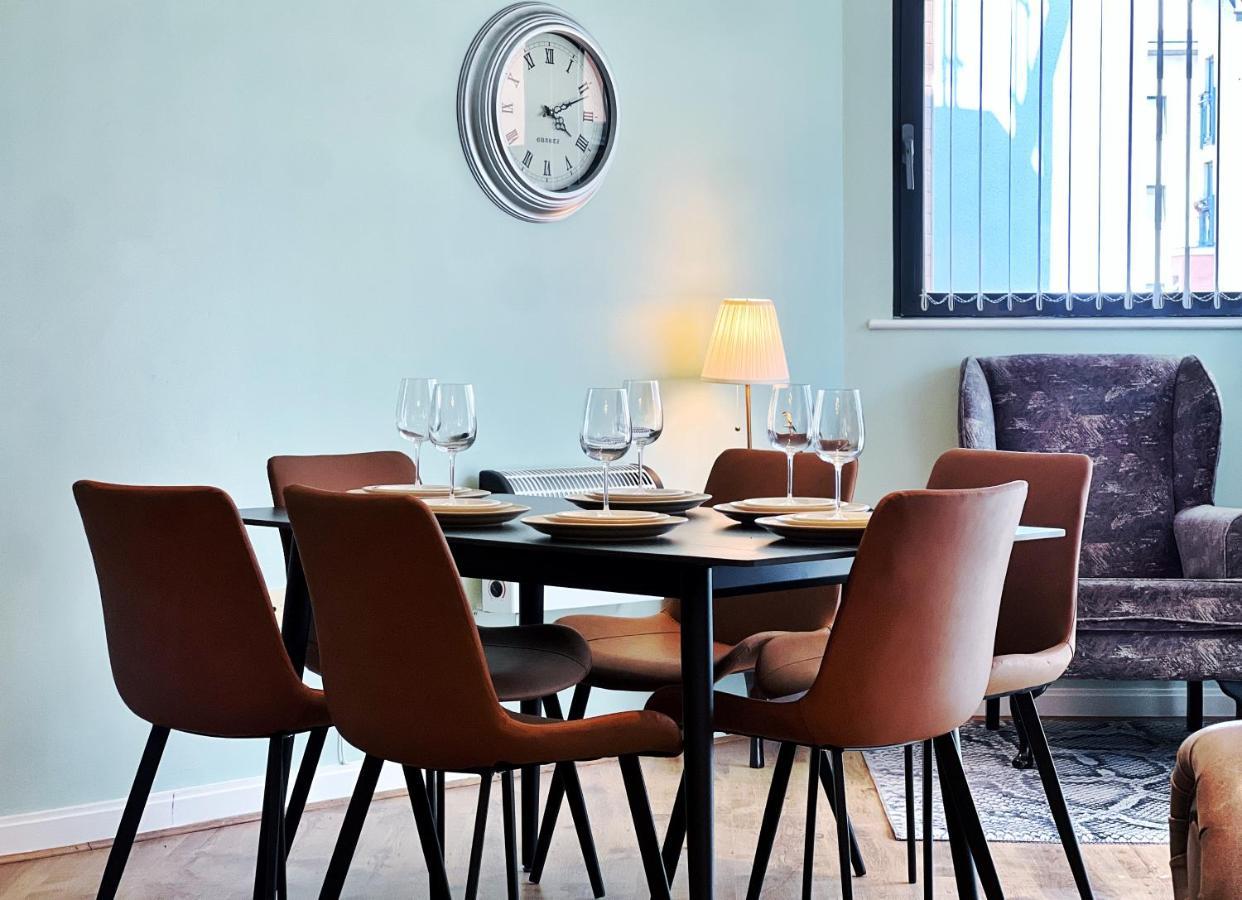 Apartment Retro Seaside Apt With Patio